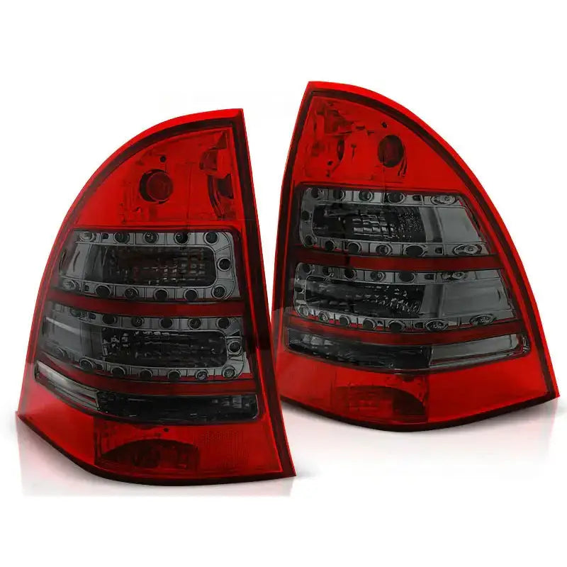 Baklykt Mercedes C-Klasse W203 St.Vogn 00-07 i rød og sotet plast med synlige LED-elementer.