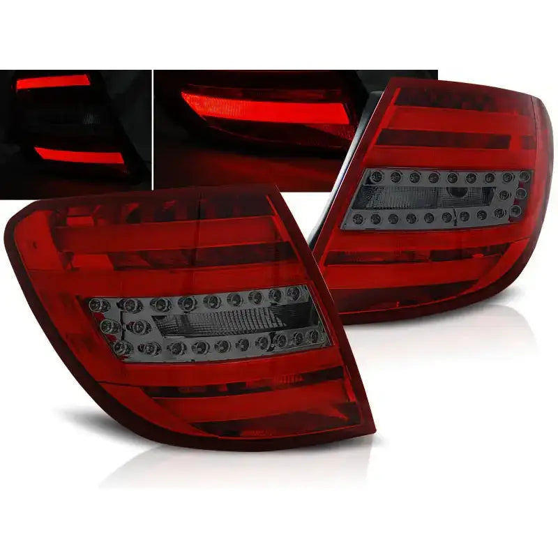 Baklykter Mercedes C-Klasse W204 St.Vogn 07-10 med LED Bar i rød og klar plast, skrå vinkel.