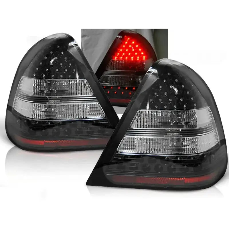 Baklykter Mercedes W202 C-Klasse Black Led med sotet design og røde opplyste LED-lys.