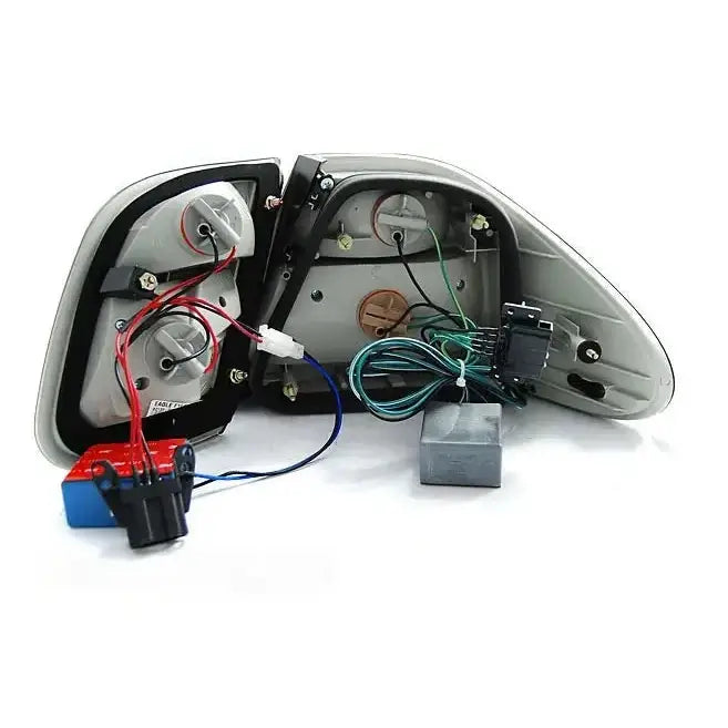 Baklys Mercedes W208 CLK 03.97-04.02 LED vist fra innsiden med pærer, ledninger og koblinger.