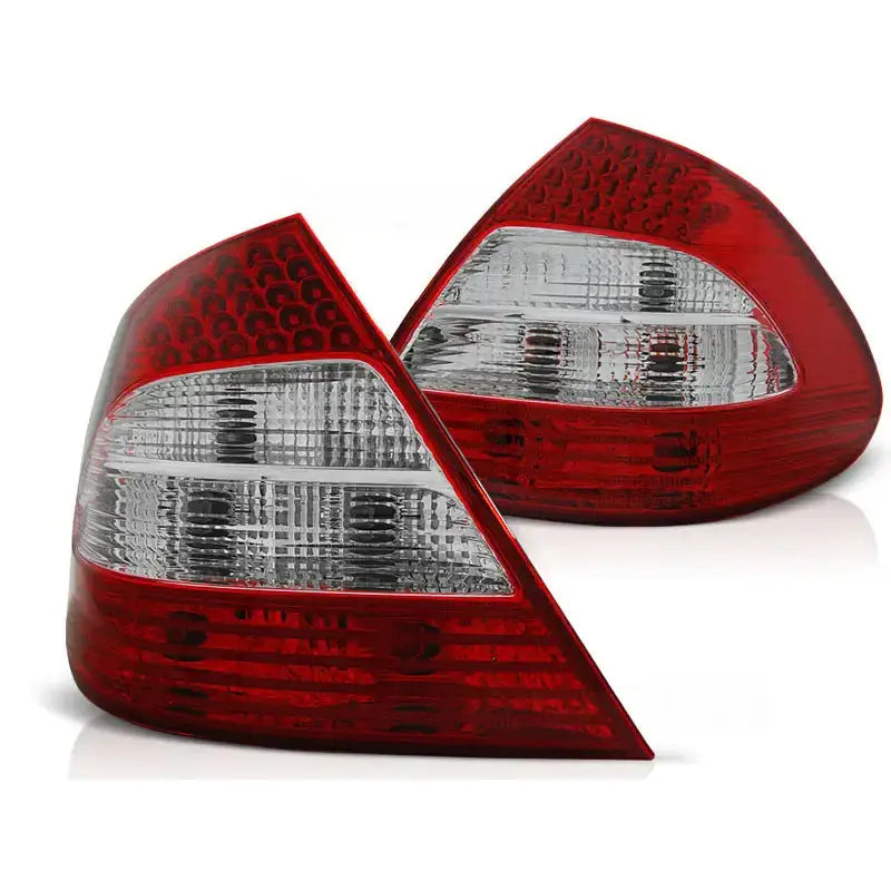 Baklykt Mercedes W211 E-Klasse LED med røde og hvite felt, skrå vinkel, teksturert overflate.