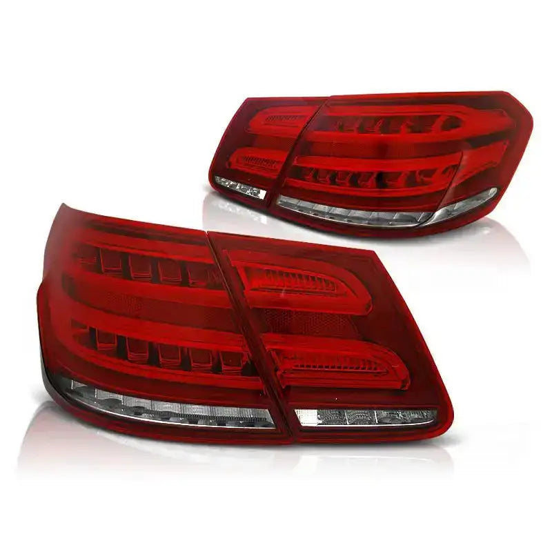 Baklykt Mercedes W212 E-Klasse 09-13 med LED, vist fra bak- og sideprofil med klare felter nederst.