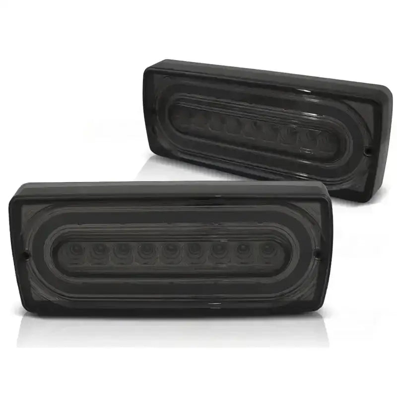 Baklykt Mercedes W463 G-KLASA 90-12 Smoke LED SEQ vist fra bak med sotet linse.