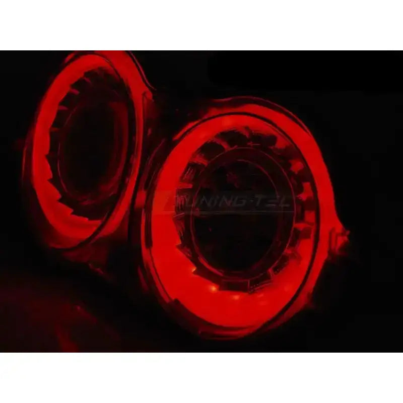 Baklykt Nissan GT-R 08-13 R-W Led med to runde LED-lykter opplyst i mørket.