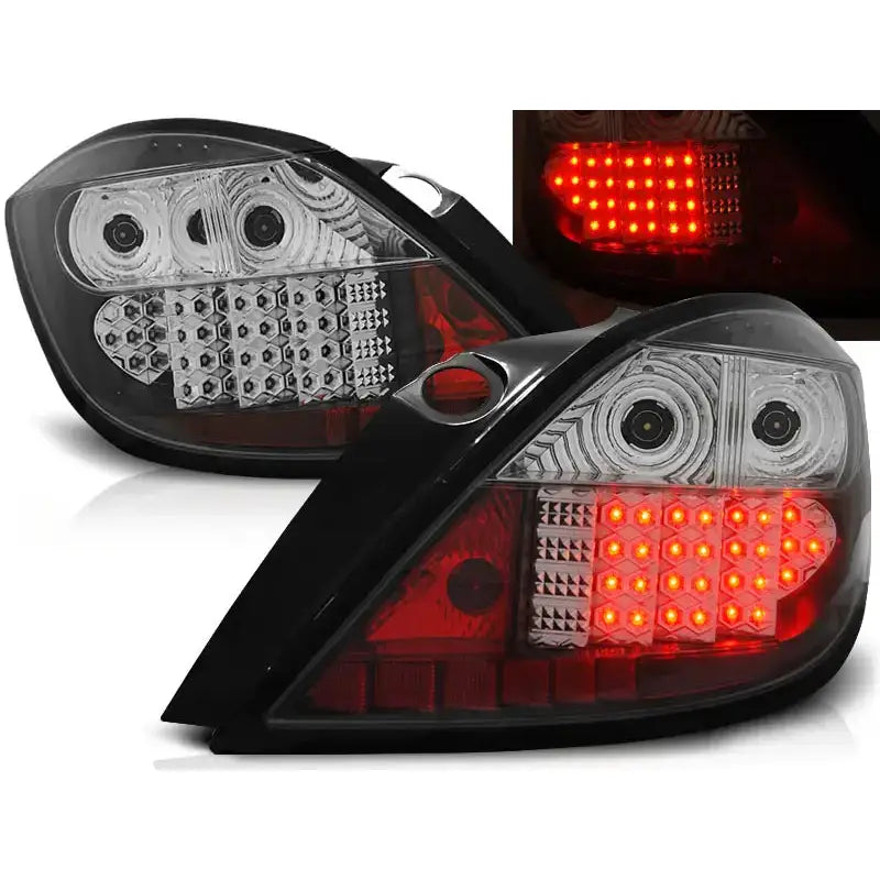 Baklykter Opel Astra H 03.04-09 5D Black Led med opplyste LED-lys, sett fra skrå vinkel.