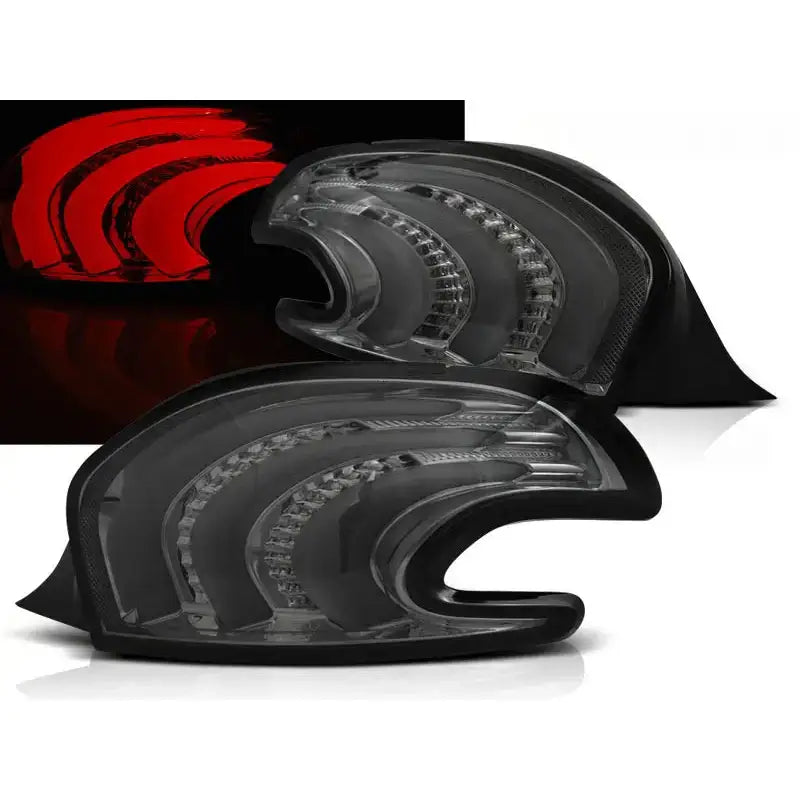 Baklykter Peugeot 208 4.12-06.15 Smoke LED Bar med buet design og tydelige LED-lysbaner.