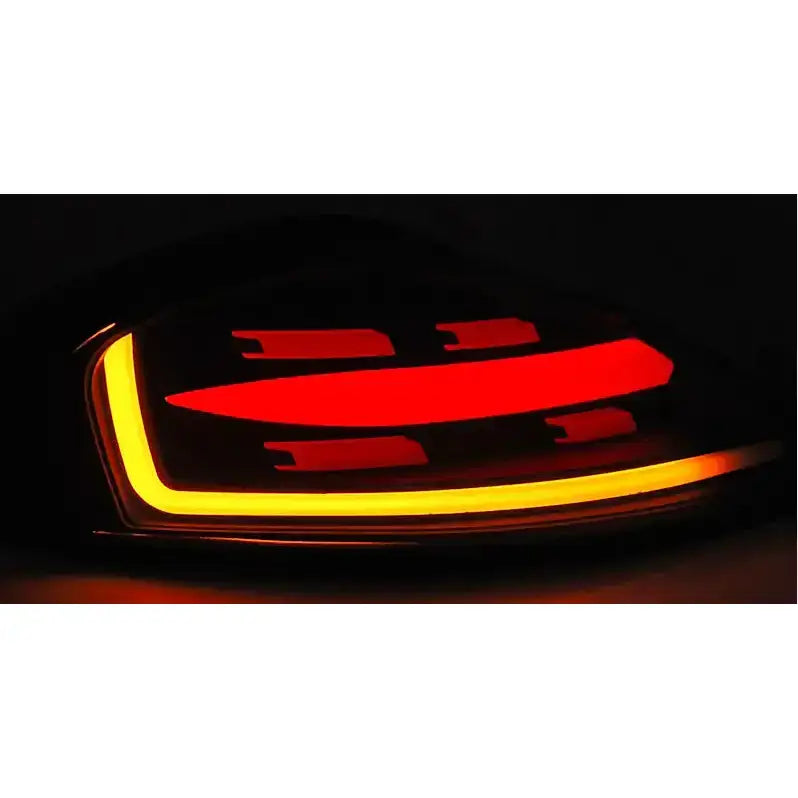 Baklykt Porsche Boxster 986 LED Bar Black med sterke røde og oransje lys, skrå vinkel.
