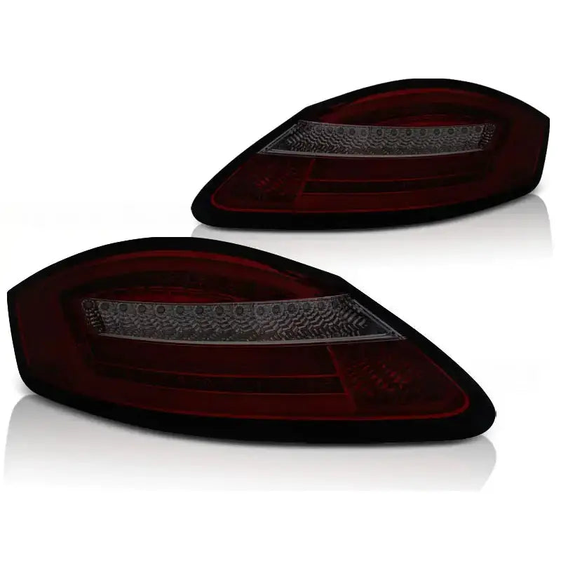 Baklykt Porsche Boxster 987 05-08 Red Smoke SEQ LED med sotet glass og klare LED-detaljer, skrå vinkel.