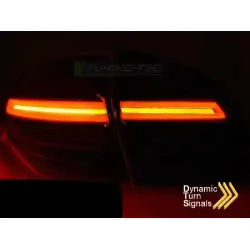 Baklys Porsche CAYENNE 10-15 Black LED med oransje dynamiske blinklys, tekst "Dynamic Turn Signals".