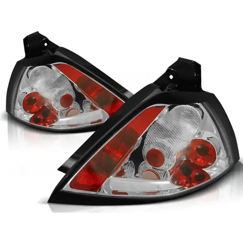 Baklykter Renault Megane II 11.02-12.05 Chrome sett i skrå vinkel med røde og hvite detaljer.