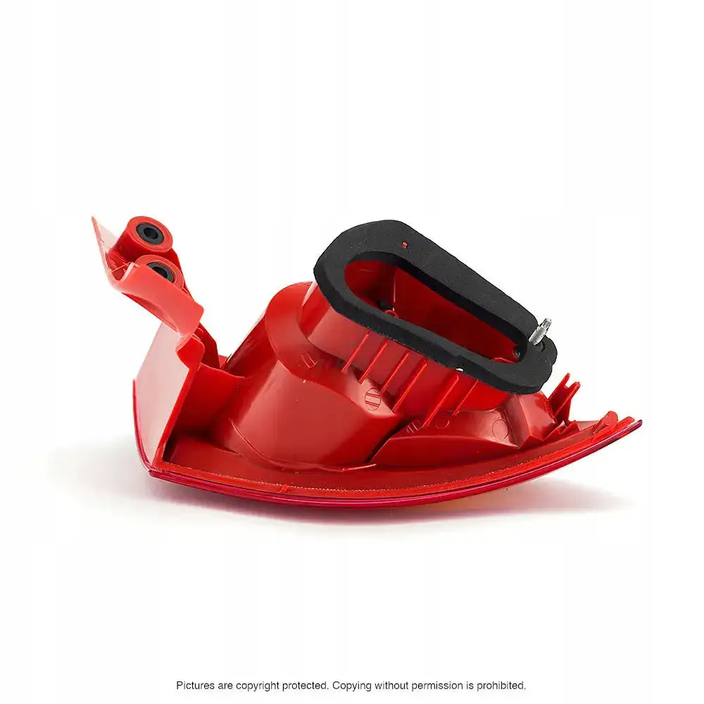 Baklamper Seat Leon 05-09 sett fra undersiden med monteringsfester og svart gummipakning synlig.