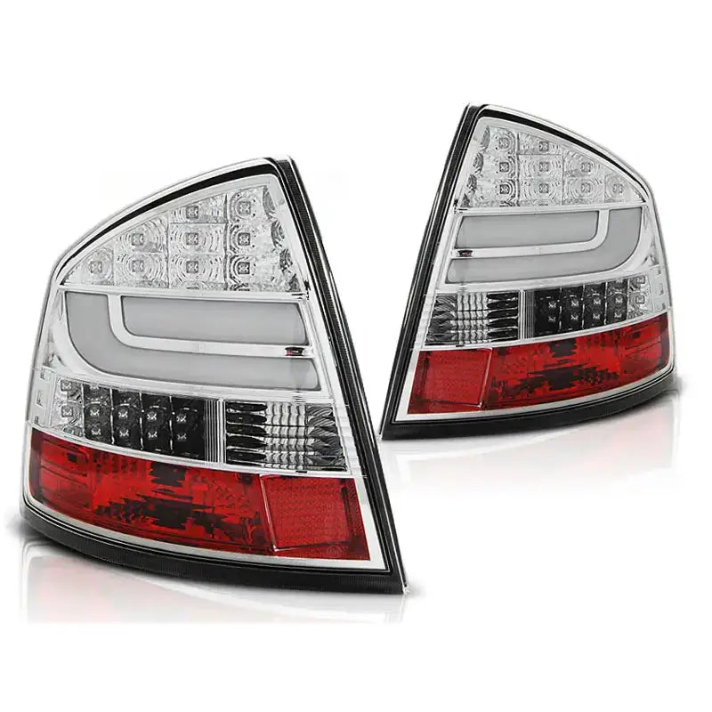 Baklykt Skoda Octavia II Sedan 04-12 Chrome Led Bar med klare felt og LED, sett fra skrå vinkel.