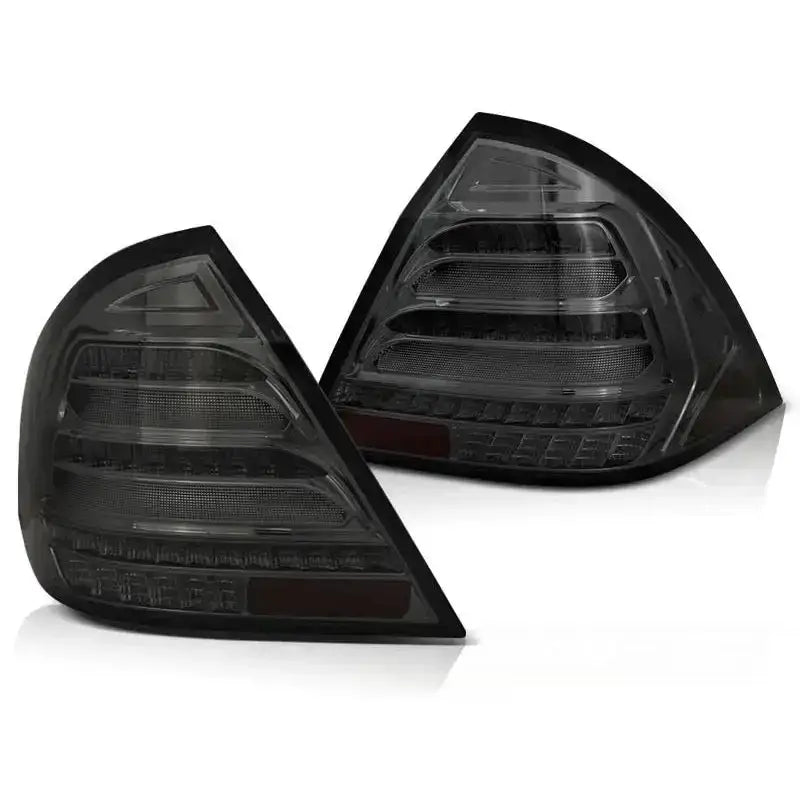 Baklykter Smoke Led Bar til Mercedes W203 Sedan 04-07 med sotet glass og moderne LED-design.