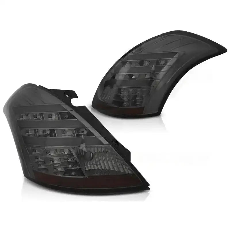 Baklykt Suzuki Swift IV 10- smoke LED bar sett med sotet glass og synlige LED-elementer.
