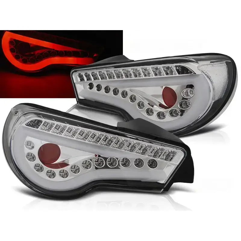 Baklykter Toyota GT86 12- LED Bar Chrome med klar linse og svart ramme, vist fra skrå vinkel.