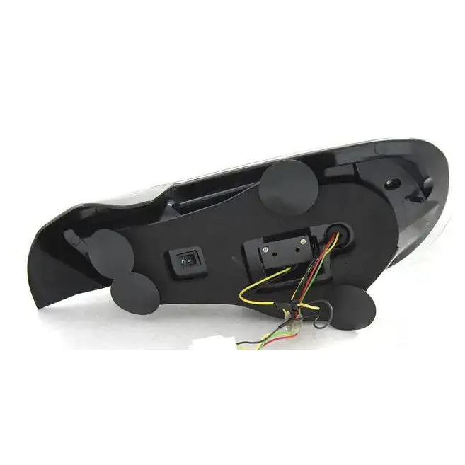 Baklykt undersiden av Toyota GT86 12- LED Bar Smoke med synlige ledninger og gummiføtter mot hvit bakgrunn.