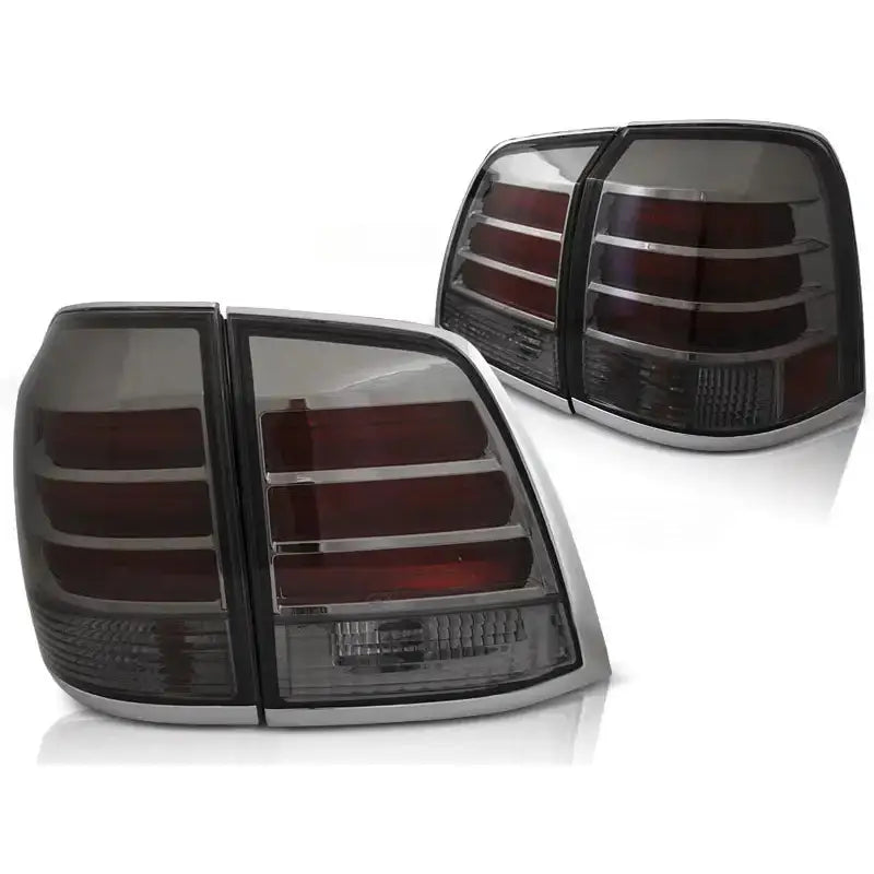 Baklykt Toyota Land Cruiser FJ200 07-15 smoke LED sett, skråvisning med røde og klare linjer.