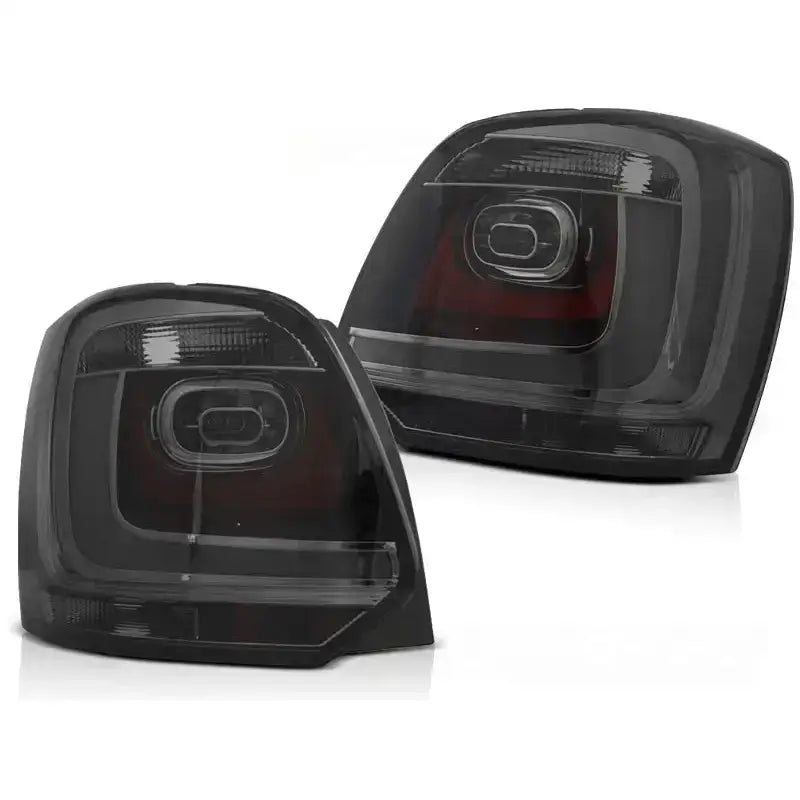 Baklykt Volkswagen Polo 09-13 Smoke Led Bar med sotet plast og LED, vist fra front og side mot hvit bakgrunn.