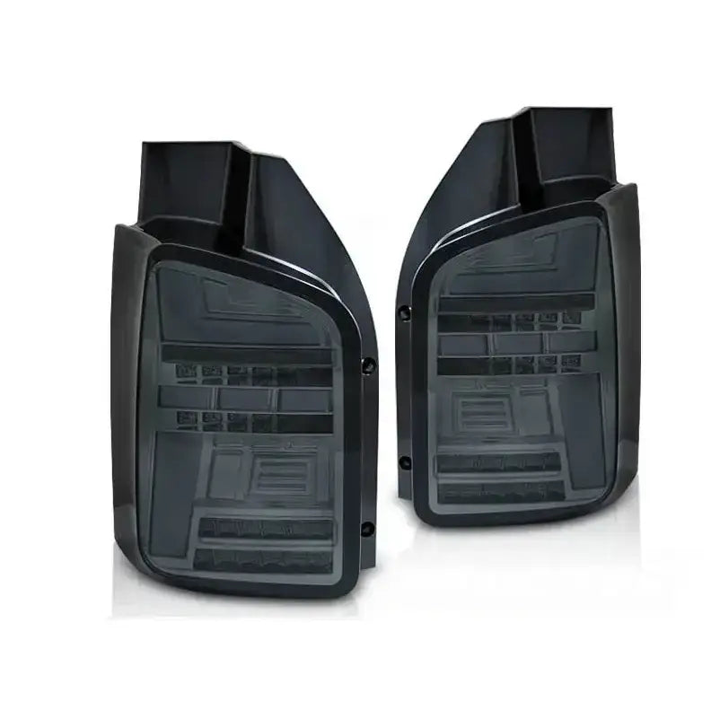 Baklykter Volkswagen T5 10-15 Smoke LED sett vist fra skrå frontvinkel på hvit bakgrunn.