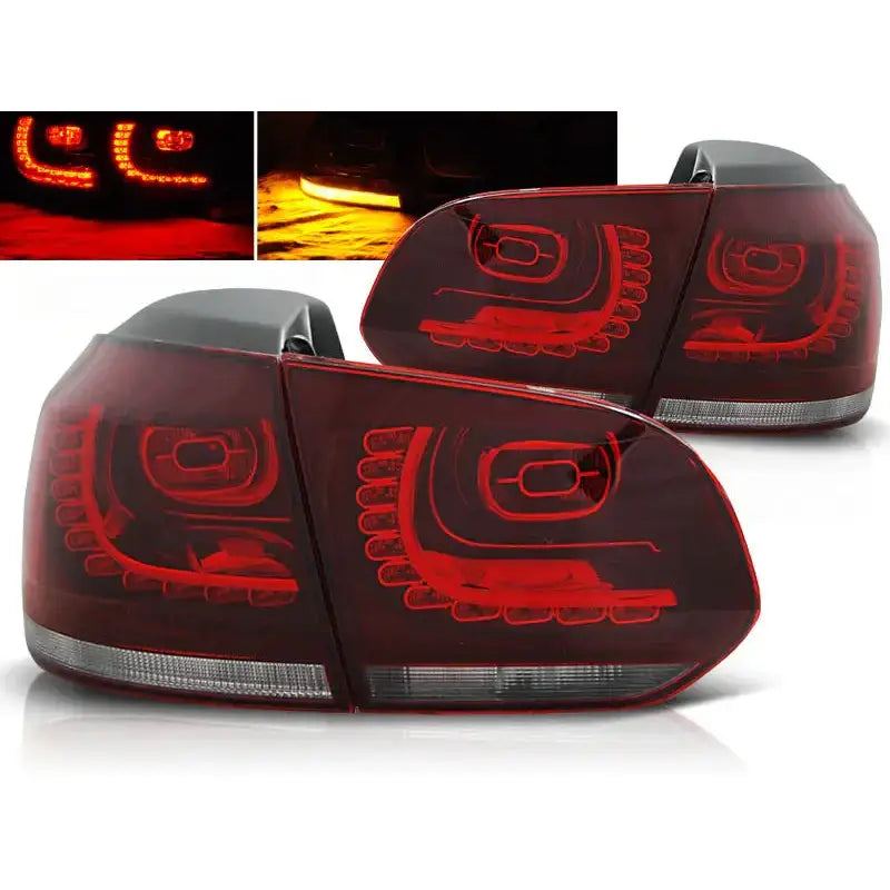 Baklykter Vw Golf 6 LED, sotet røde med tydelige reflekser, avbildet fra skrå vinkel.