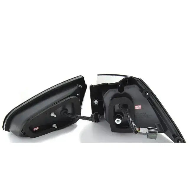 Baklys Vw Golf 7 Red Smoke LED Bar sett bakfra med synlige monteringsskruer og ledninger.