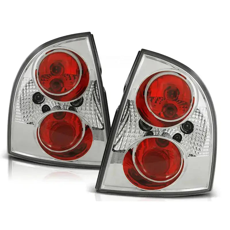 Baklykter Vw Passat 3BG sedan med klart glass og røde sirkler, kromdetaljer, sett forfra.