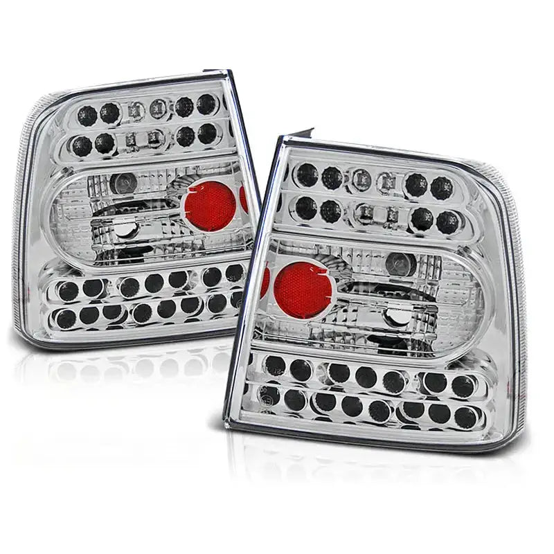 Baklykt Vw Passat B5 sedan chrome LED med rød sirkel, sett fra skrå vinkel mot hvit bakgrunn.
