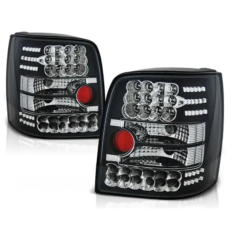 Baklykt Vw Passat B5 Variant Black LED med sort ramme og runde reflektorer, skrå vinkel.