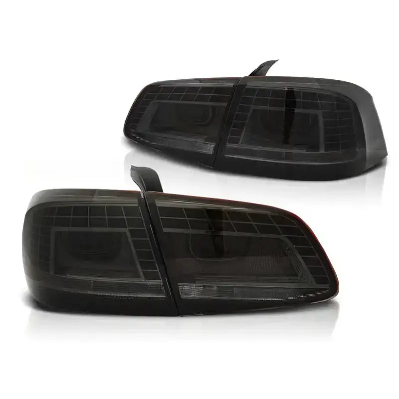 Baklykt Vw Passat B7 Sedan 10.10-10.14 smoke LED med sotet plast og horisontale linjer.
