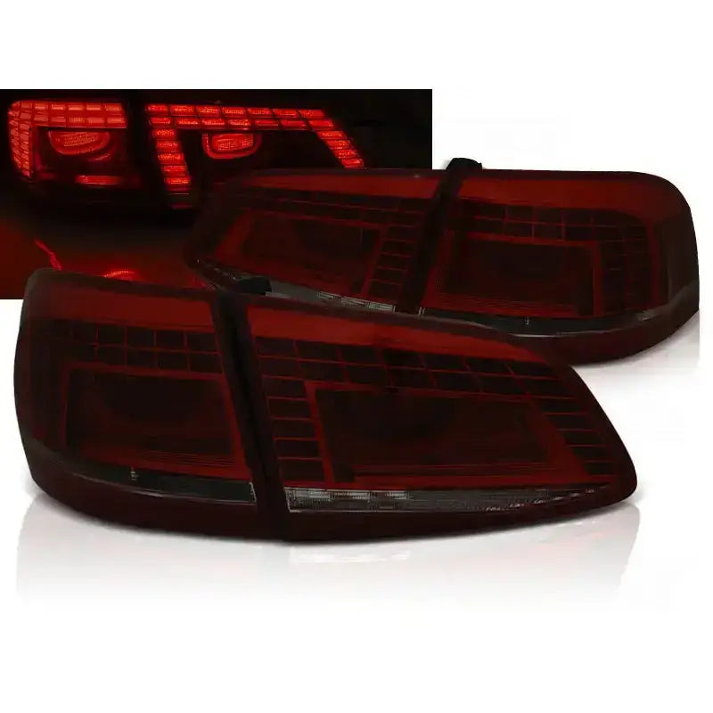 Baklykter Vw Passat B7 Variant med red smoke LED, skråvisning og tent lyseffekt i bakgrunnen.
