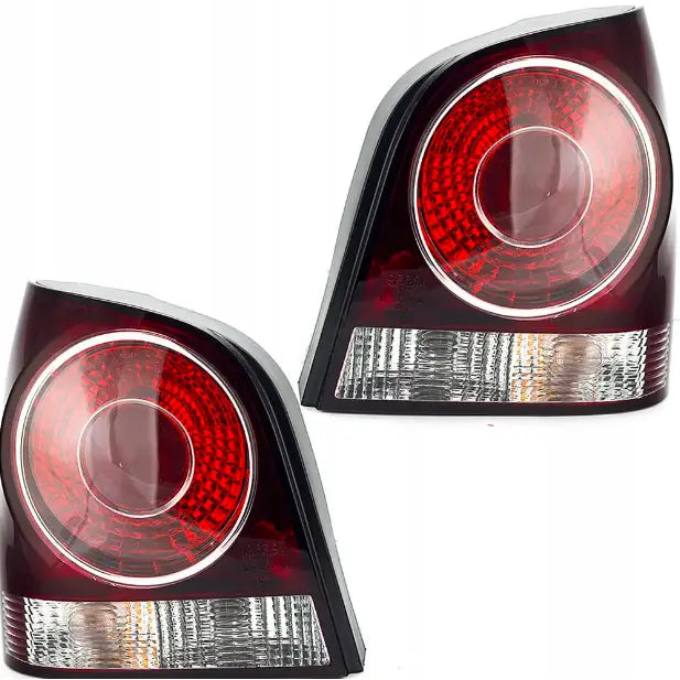 Baklykter Vw Polo 9N3 05-09 med rød og klar plast, sirkulær lykt og rektangulær blinkseksjon.