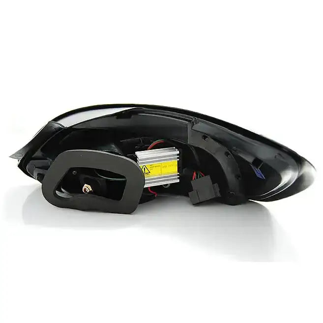 Baklamper Vw Scirocco III LED Bar, bakside med ledninger og elektronikk, nærbilde mot hvit bakgrunn.