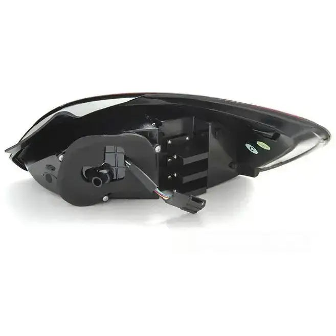 Baklykter Vw Scirocco III Smoke LED sett fra undersiden med synlige ledninger og monteringspunkter.