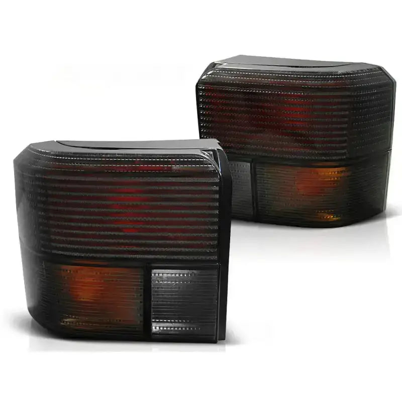 Baklykter Vw T4 90-03.03 smoke med tonet glass, sett fra skrå vinkel med fargedetaljer.