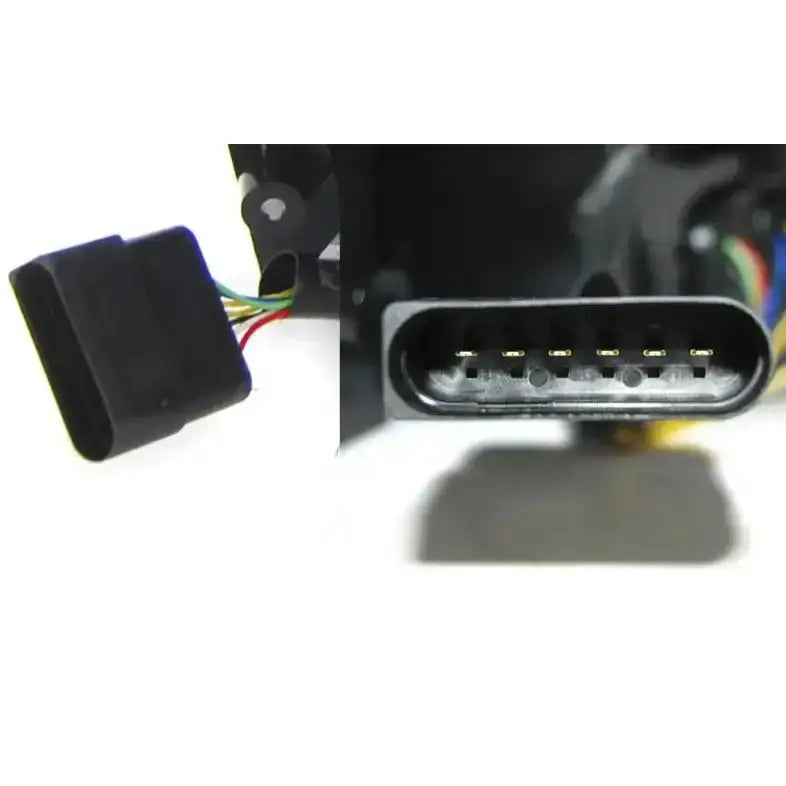 Baklykt elektrisk kontakt til Vw T5 04.03-09, nærbilde av svart plast med synlige ledninger.