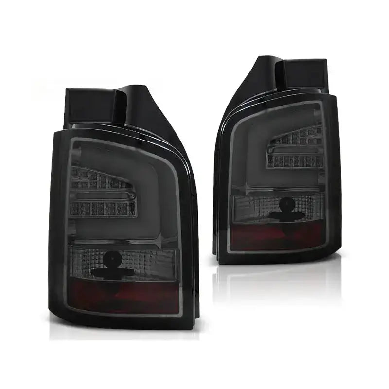 Baklykt Vw T5 04.03-09 smoke LED bar sett, skråvinklet med synlige LED-elementer.