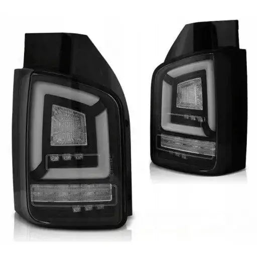 Baklykt Vw T5 10-15 Black Full Led med sekvensielle indikatorer sett fra skrå vinkel.