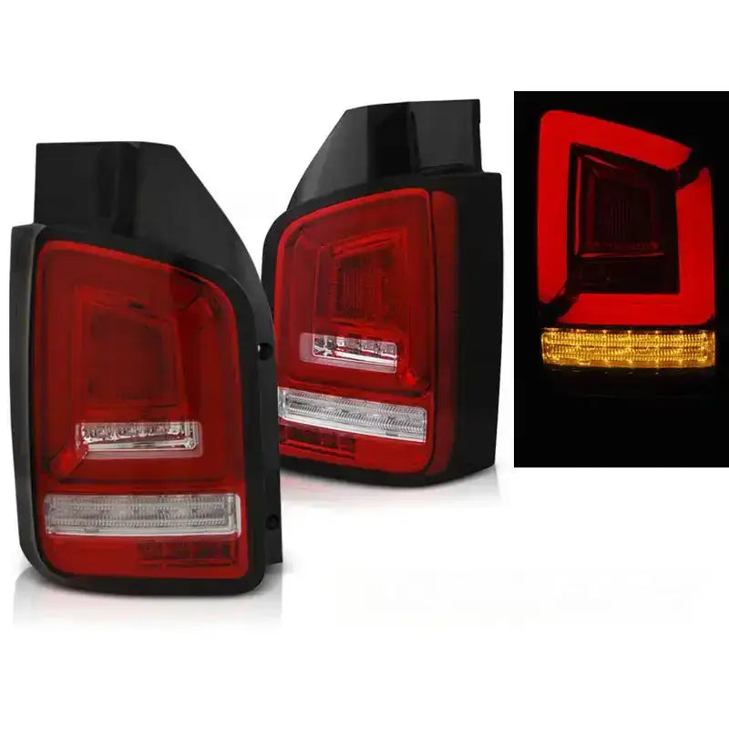Baklykter Vw T5 10-15 Red White Full Led med sekvensielle indikatorer, vist fra skrå vinkel.