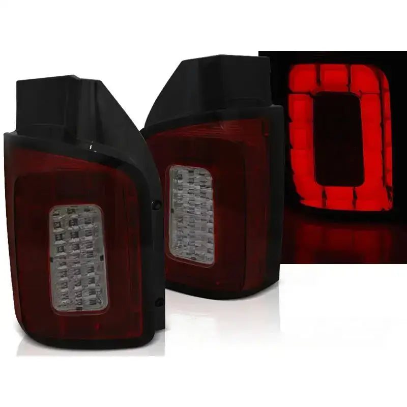 Baklykter Vw T6 2015 Transporter Red Smoke LED Bar vist fra skrå vinkel med rød LED-lys.