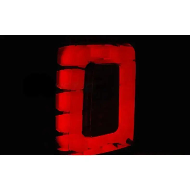 Baklykter Vw T6 2015 Transporter LED Bar med rød lysramme sett fra siden i mørket.