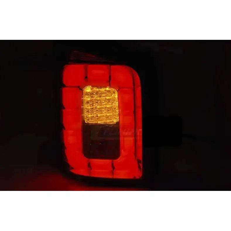 Baklykt Vw T6 2015 Transporter Smoke LED Bar vist fra skrå vinkel mot hvit bakgrunn.