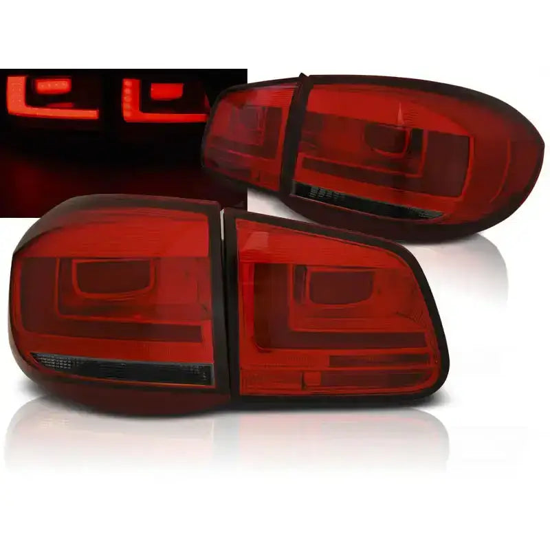 Baklykter Vw Tiguan 07-07.11 Red Smoke Led Bar sett fra skrå vinkel med synlig LED-lysdesign.