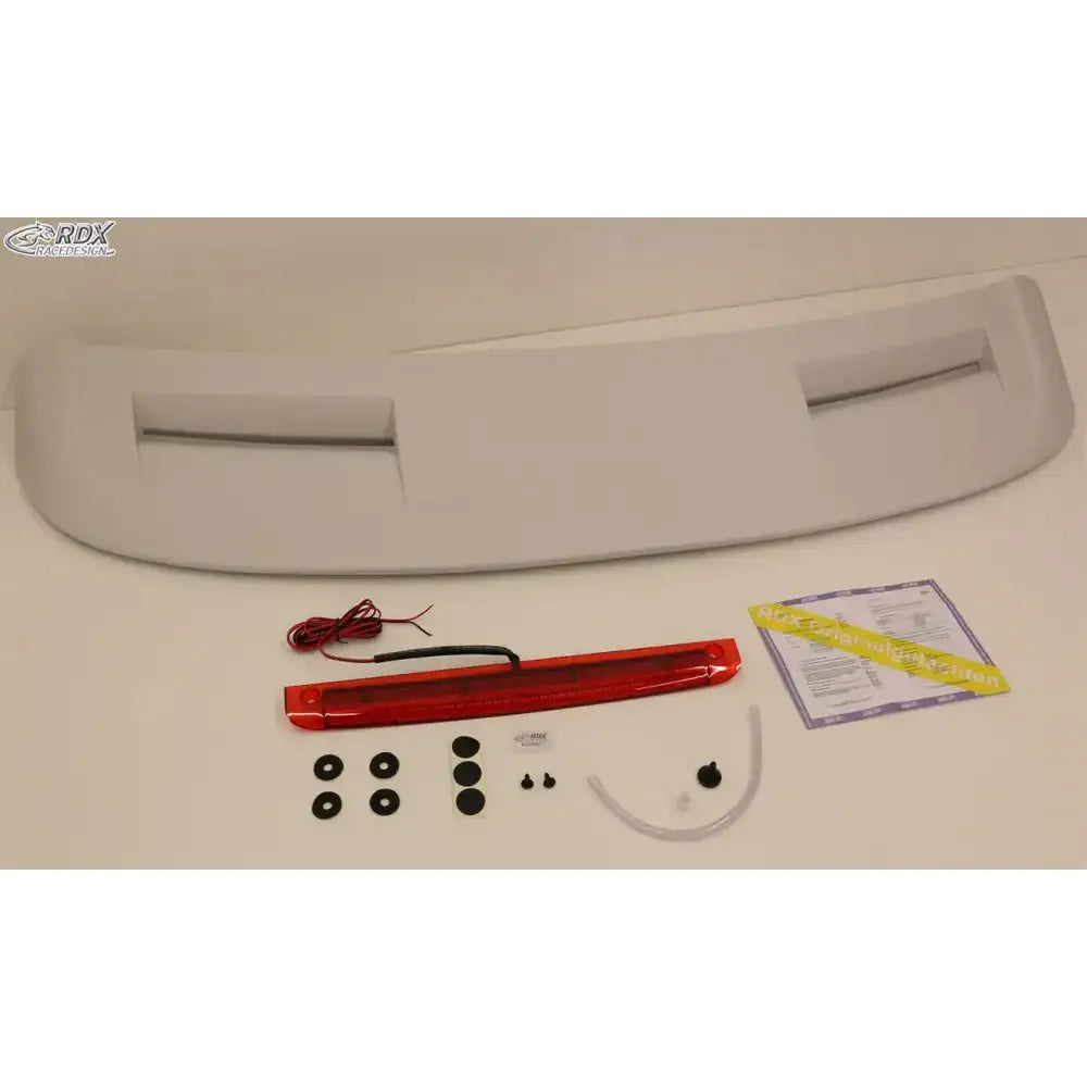 Bakrutespoiler Ford Focus 2 04-10 Rst-look med Led-brakelight