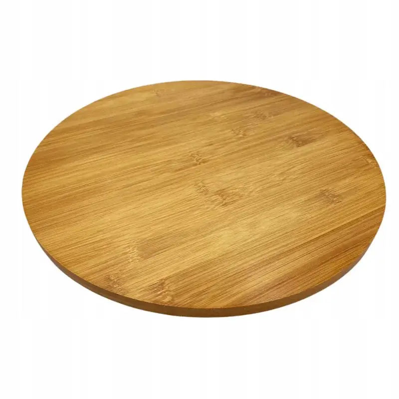 Bambus pizza brett 35 cm, skrå oversikt som fremhever jevn overflate og naturlig trestruktur.
