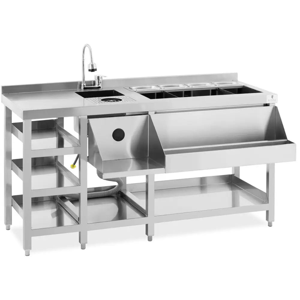 Barbuffé stålbartenderbord med vask, skrå vinkel som viser oppbevaringshyller, fire beholdere og stor kum.