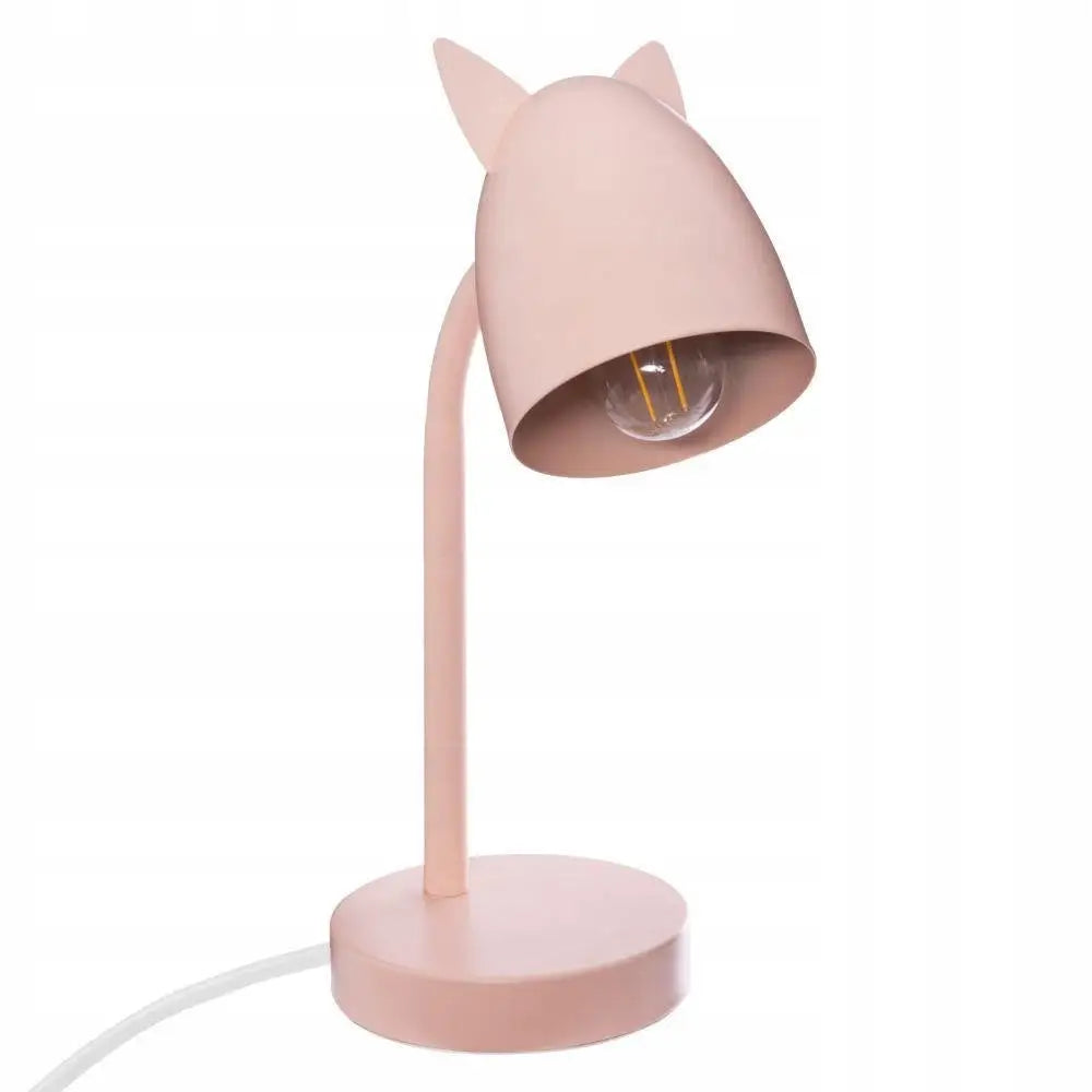 Barnebordlampe i rosa, skråvisning med avrundet skjerm, katteører og synlig ledning ved basen.