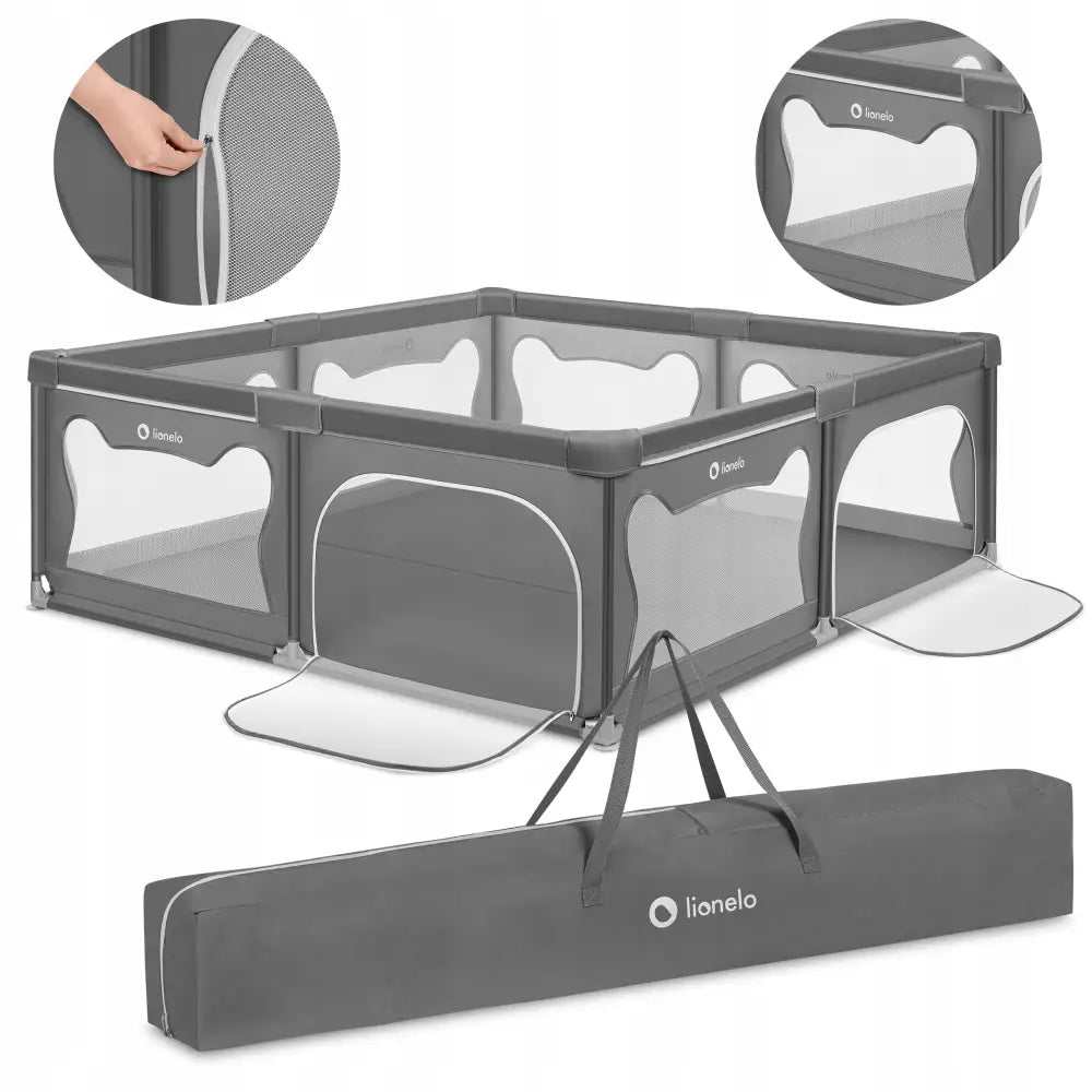 Barnelekegrind Willow XL, sideperspektiv med nettingvegger, åpning med glidelås og bærebag i fokus.