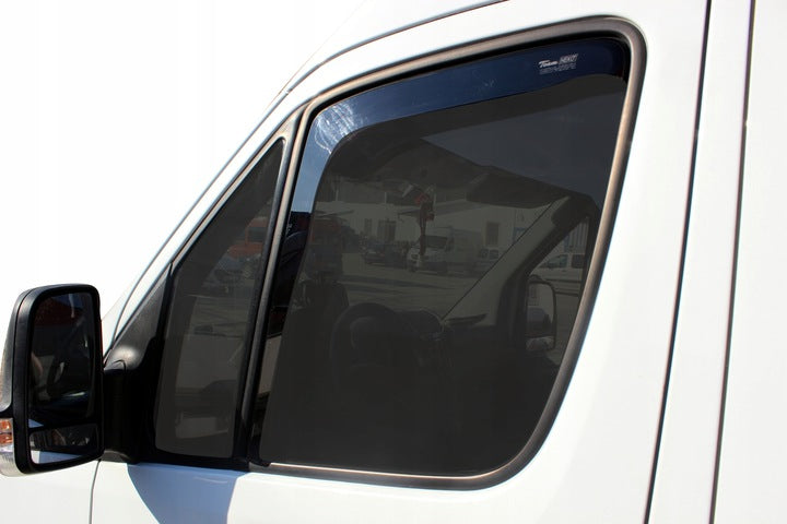 Heko vindavviser til Mercedes Sprinter II (W906) – Røykfarget design