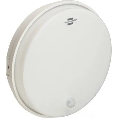 Oval LED belysningsarmatur med bevegelsessensor, hvit plast, sensor nederst og logo øverst på fronten.