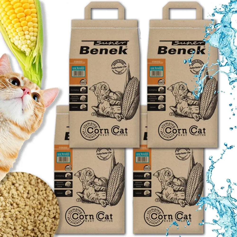 Benek Corn Kattesand Sjøbris 4x7L, fem poser med katte- og maismotiv, omgitt av naturdetaljer på hvit bakgrunn.